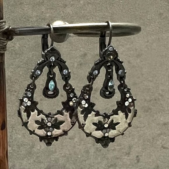 Vintage Pierced Chandelier Earrings with Swarovski Crystals and Lever Backs - Picture 4 of 8